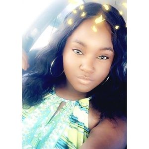 Meet your Posher, Dejah